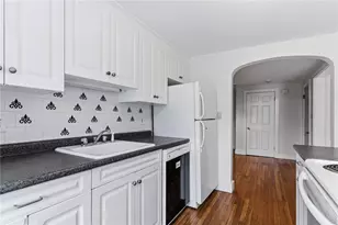 2320 Diamond Hill Rd, Woonsocket, RI 02895 - Photo 15