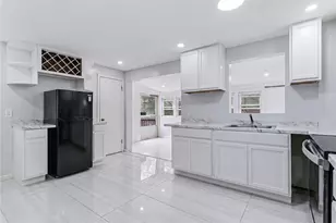 27 Douglas Cir, Smithfield, RI 02828 - Photo 3
