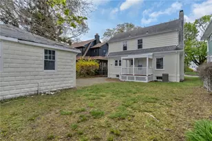 104 Woodbine St, Providence, RI 02906 - Photo 23