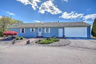 585 Seaside Dr, Jamestown, RI 02835 - Photo 3