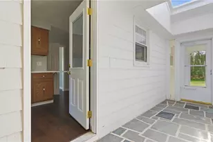 21 Citizen St, Cumberland, RI 02864 - Photo 3