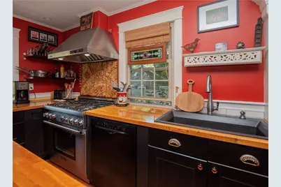 7 Boulevard East Boulevard, Middletown, RI 02842 - Photo 9