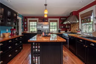 7 Blvd East Blvd, Middletown, RI 02842 - Photo 11