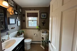 7 Blvd East Blvd, Middletown, RI 02842 - Photo 9