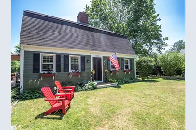 7 Boulevard East Boulevard, Middletown, RI 02842 - Photo 1