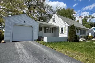 60 Coldbrook Dr, Cranston, RI 02920 - Photo 3