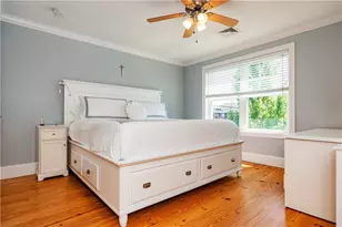 19 Eustis Ave, Newport, RI 02840 - Photo 27