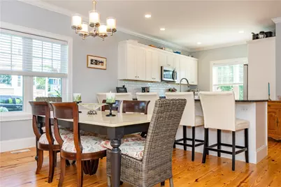19 Eustis Avenue, Newport, RI 02840 - Photo 11