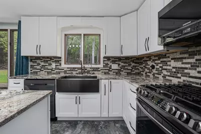 209 Vancouver Avenue, Warwick, RI 02886 - Photo 9