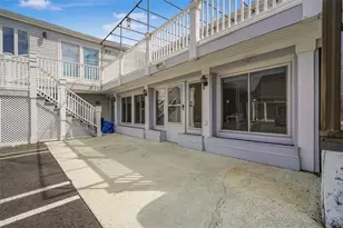 555 Metacom Ave, Bristol, RI 02809 - Photo 1