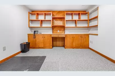 555 Metacom Avenue, Bristol, RI 02809 - Photo 13
