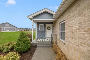 19 Bella Vista Cir, Glocester, RI 02814 - Photo 3