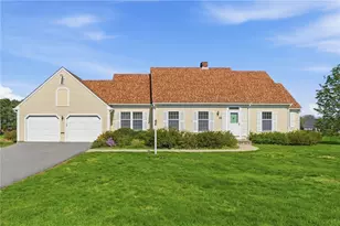 22 Roger Williams Ct, Portsmouth, RI 02871 - Photo 1