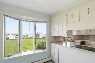 22 Roger Williams Ct, Portsmouth, RI 02871 - Photo 5