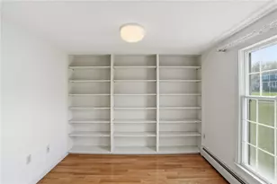 22 Roger Williams Ct, Portsmouth, RI 02871 - Photo 15