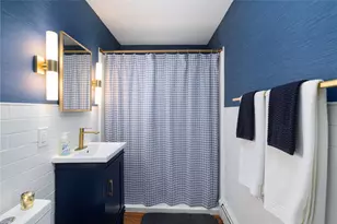 70 Carroll Ave, Newport, RI 02840 - Photo 17
