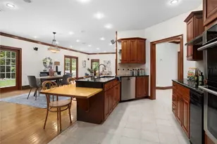 2197 Middle Rd, East Greenwich, RI 02818 - Photo 9