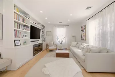 25 Rhode Island Avenue #2, Newport, RI 02840 - Photo 9