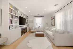 25 Rhode Island Ave, Newport, RI 02840 - Photo 9