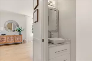 25 Rhode Island Ave, Newport, RI 02840 - Photo 7