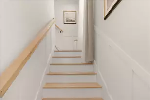 25 Rhode Island Ave, Newport, RI 02840 - Photo 9