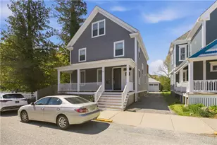 25 Rhode Island Ave, Newport, RI 02840 - Photo 1