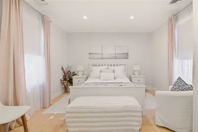 25 Rhode Island Avenue #2, Newport, RI 02840 - Photo 23
