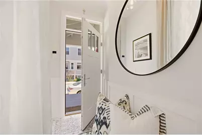 25 Rhode Island Avenue #2, Newport, RI 02840 - Photo 3