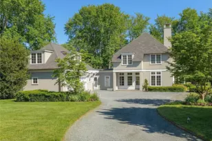 9 Ocean Lawn Ln, Newport, RI 02840 - Photo 1