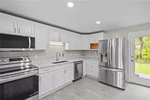 47 Morgan Ave, Johnston, RI 02919 - Photo 5