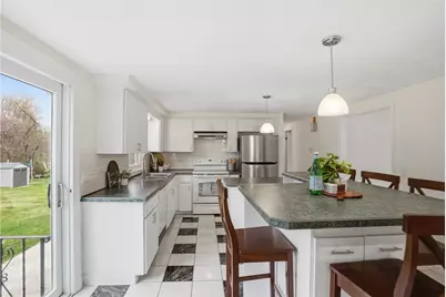 49 Roosevelt Drive, Bristol, RI 02809 - Photo 9