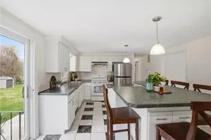 49 Roosevelt Dr, Bristol, RI 02809 - Photo 9