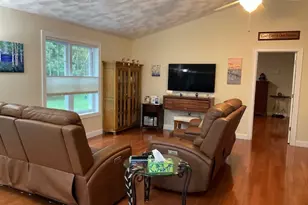 136 Country Meadow Ln, Glocester, RI 02814 - Photo 9