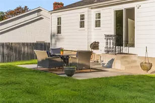 114 Birchwood Dr, Cranston, RI 02920 - Photo 3
