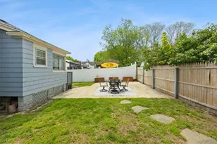 41 Ash Ave, Cranston, RI 02910 - Photo 33