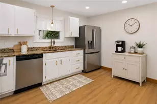 461 River Rd, Lincoln, RI 02865 - Photo 5