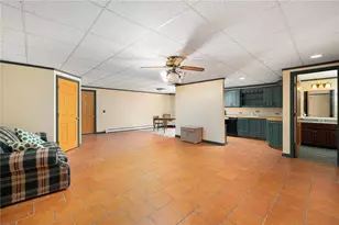 6 Country Rd, Warren, RI 02885 - Photo 35