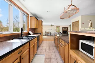 6 Country Rd, Warren, RI 02885 - Photo 13