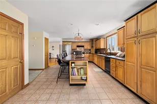 6 Country Rd, Warren, RI 02885 - Photo 9