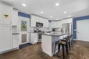 64 Long Ct, Cranston, RI 02920 - Photo 3
