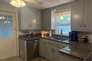 124 Zinnia Dr, Cranston, RI 02920 - Photo 3