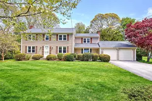 11 Henry Dr, Barrington, RI 02806 - Photo 1