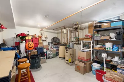 231 Maple Avenue #201, Newport, RI 02840 - Photo 33