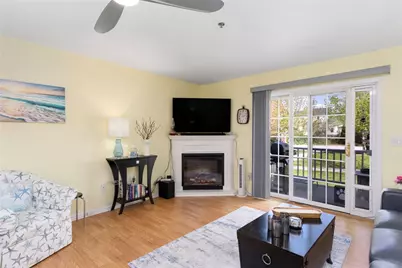 231 Maple Avenue #201, Newport, RI 02840 - Photo 11