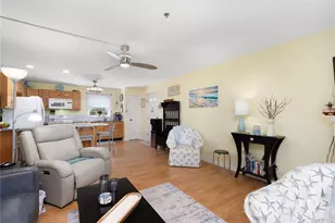 231 Maple Ave, Newport, RI 02840 - Photo 15