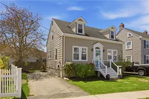 53 Berkeley Ave, Newport, RI 02840 - Photo 1