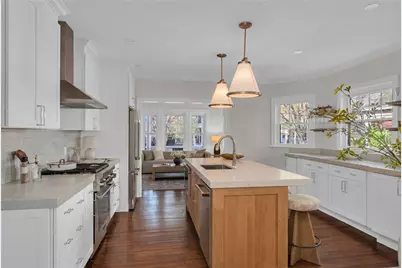 19 Rhode Island Avenue, Providence, RI 02906 - Photo 15