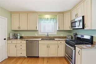 118 Bellevue Ave, North Smithfield, RI 02896 - Photo 11