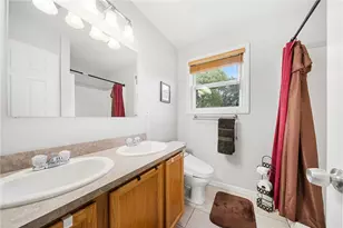 19 Wilson St, West Warwick, RI 02893 - Photo 21