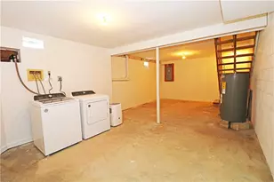 16 Race St, Middletown, RI 02842 - Photo 25